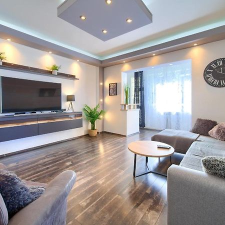 Luxury Apartments Vanessa, نجيفيش المظهر الخارجي الصورة